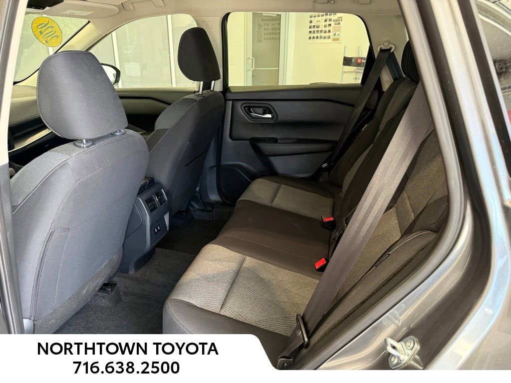 Used 2026 Nissan Rogue SV AWD/4WD image 12
