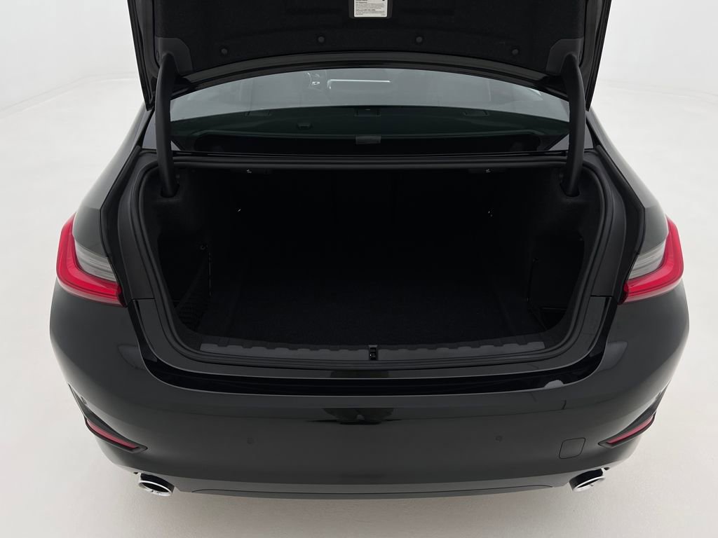 Used 2021 BMW 330i xDrive Sedan w/ Driving Assistance Package image 25