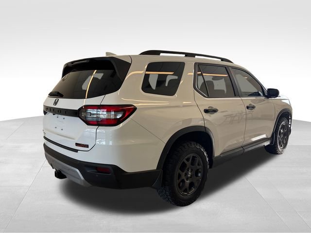 Certified 2025 Honda Pilot TrailSport image 4