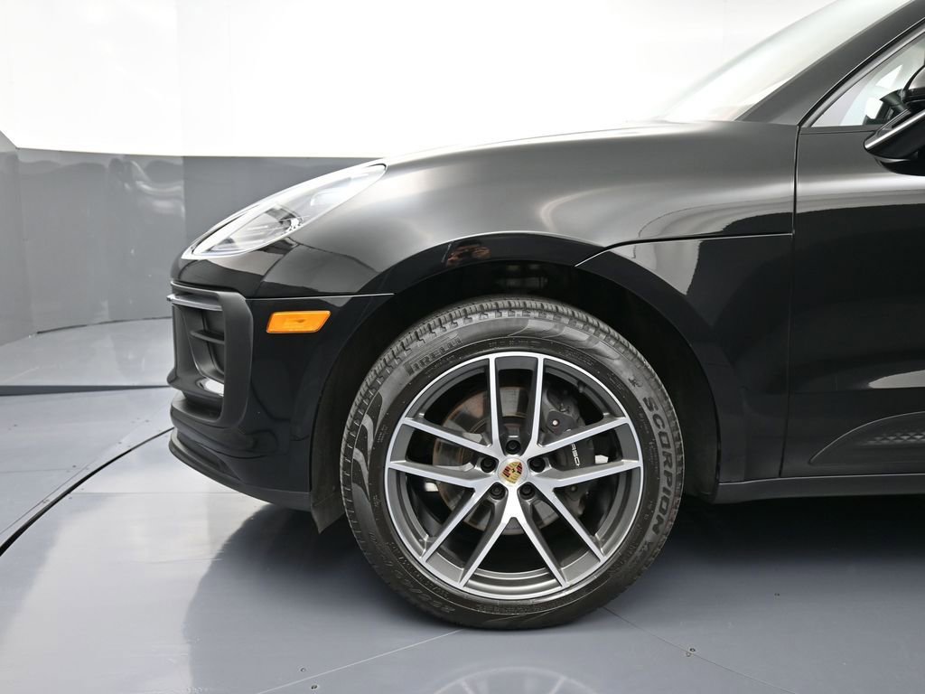 Certified 2023 Porsche Macan Turbo image 12