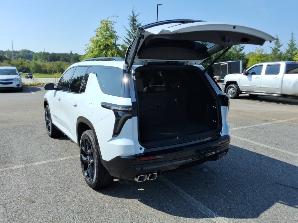 Certified 2026 Chevrolet Traverse RS FWD image 15