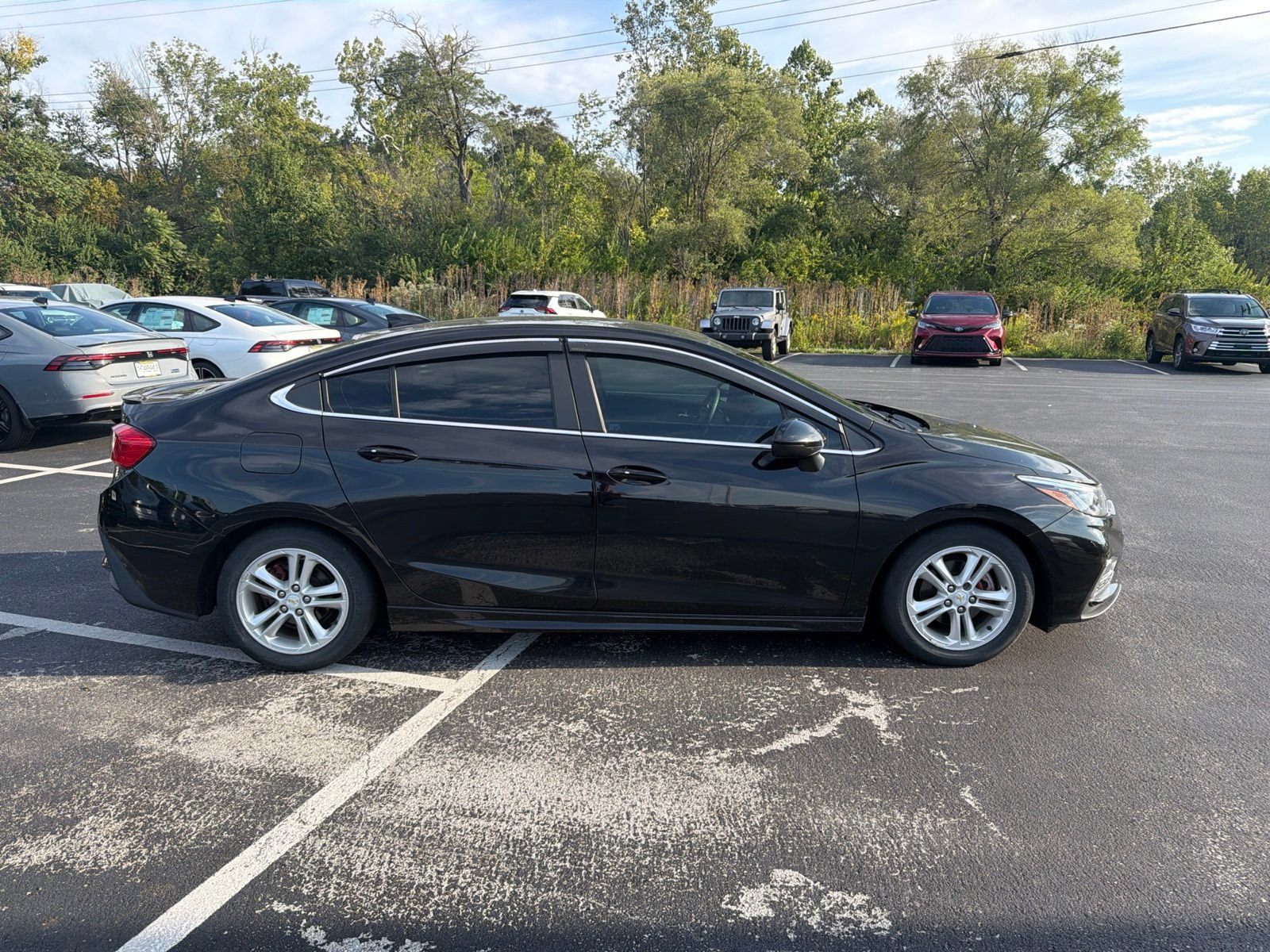 Used 2018 Chevrolet Cruze LT w/ Convenience Package FWD image 8