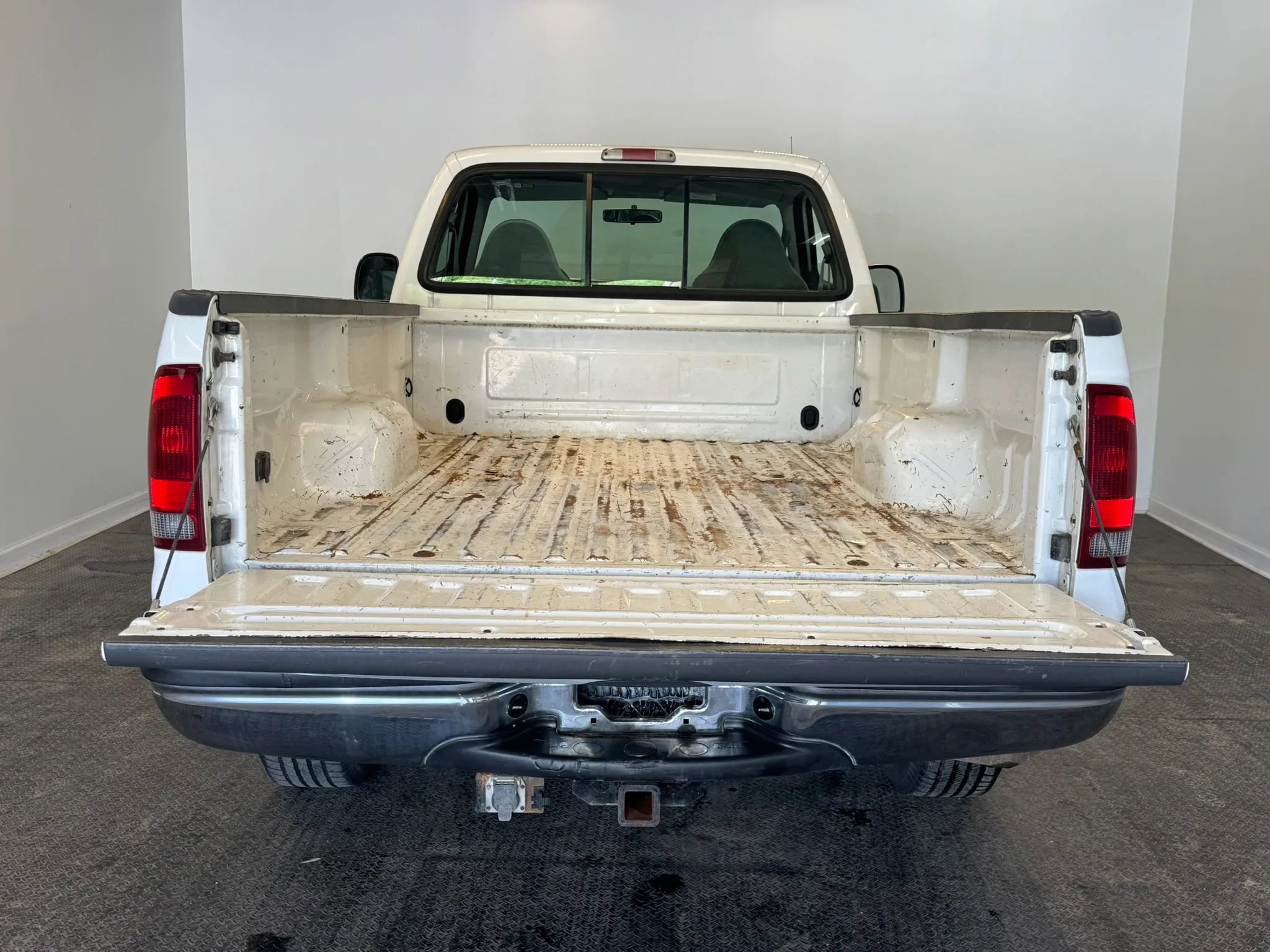 Used 2001 Ford F350 2WD Regular Cab Super Duty image 25