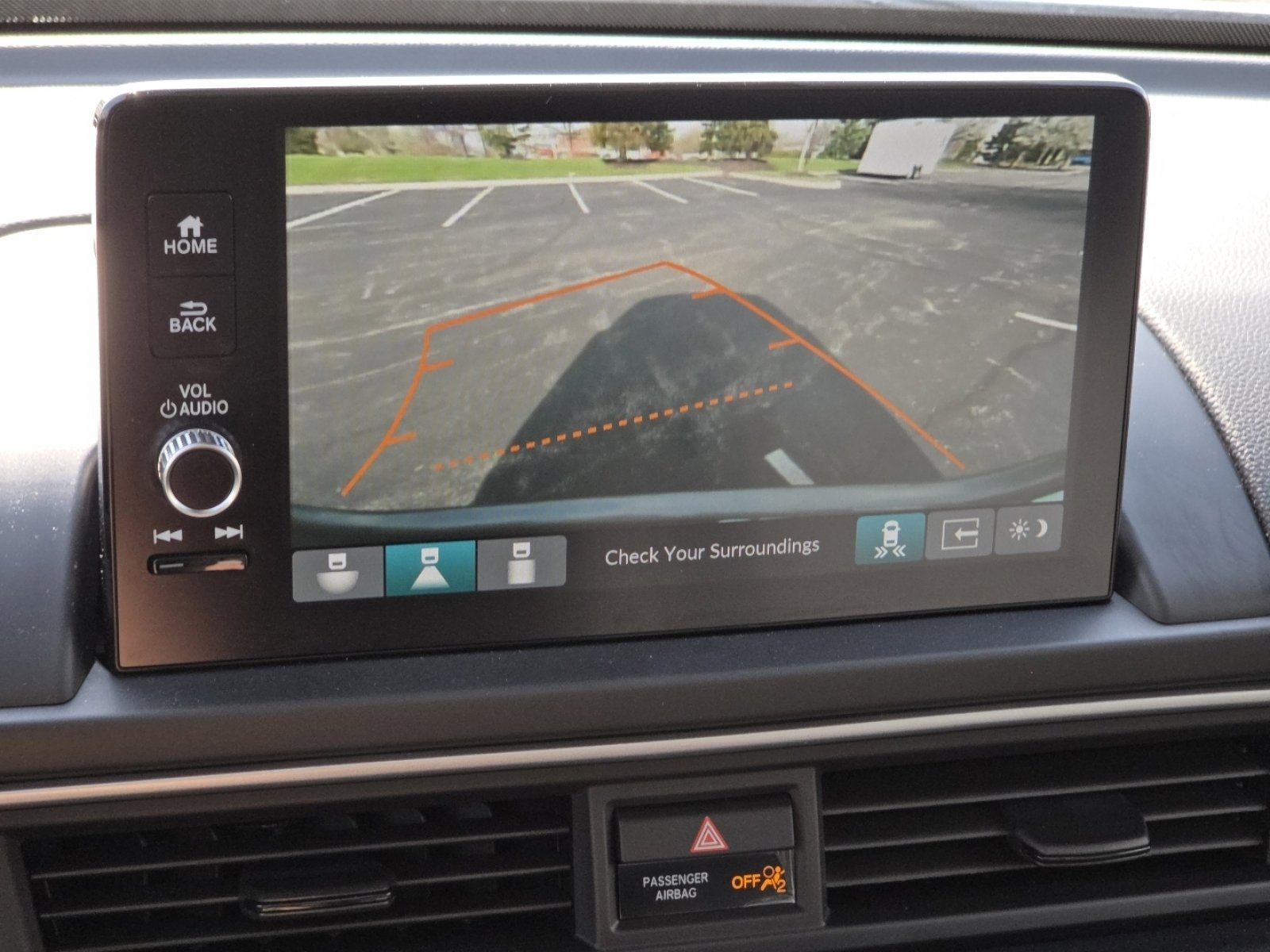 Certified 2025 Honda Pilot Touring image 11