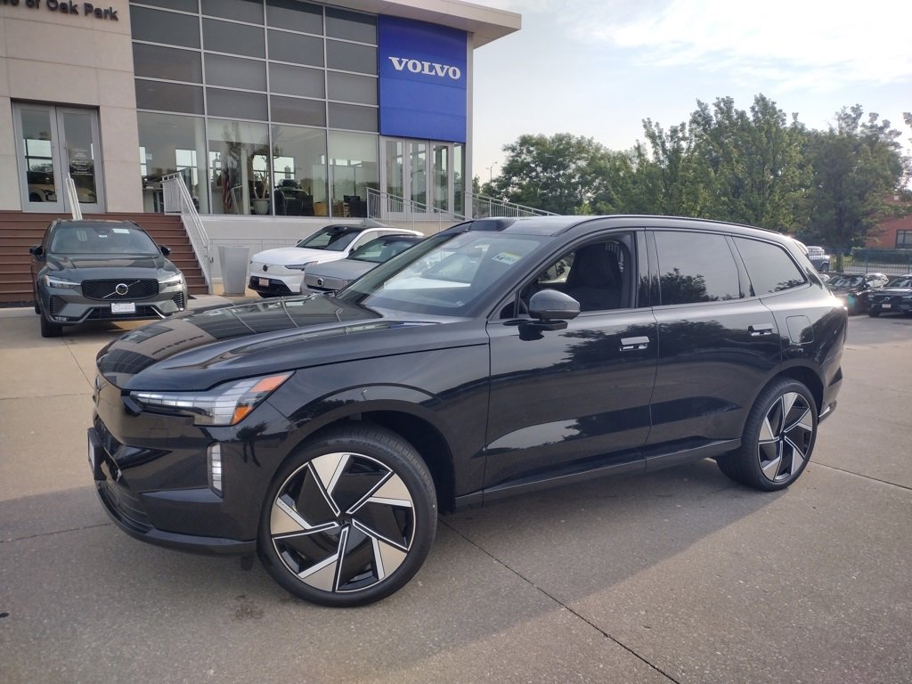 New 2025 Volvo EX90 Plus image 3