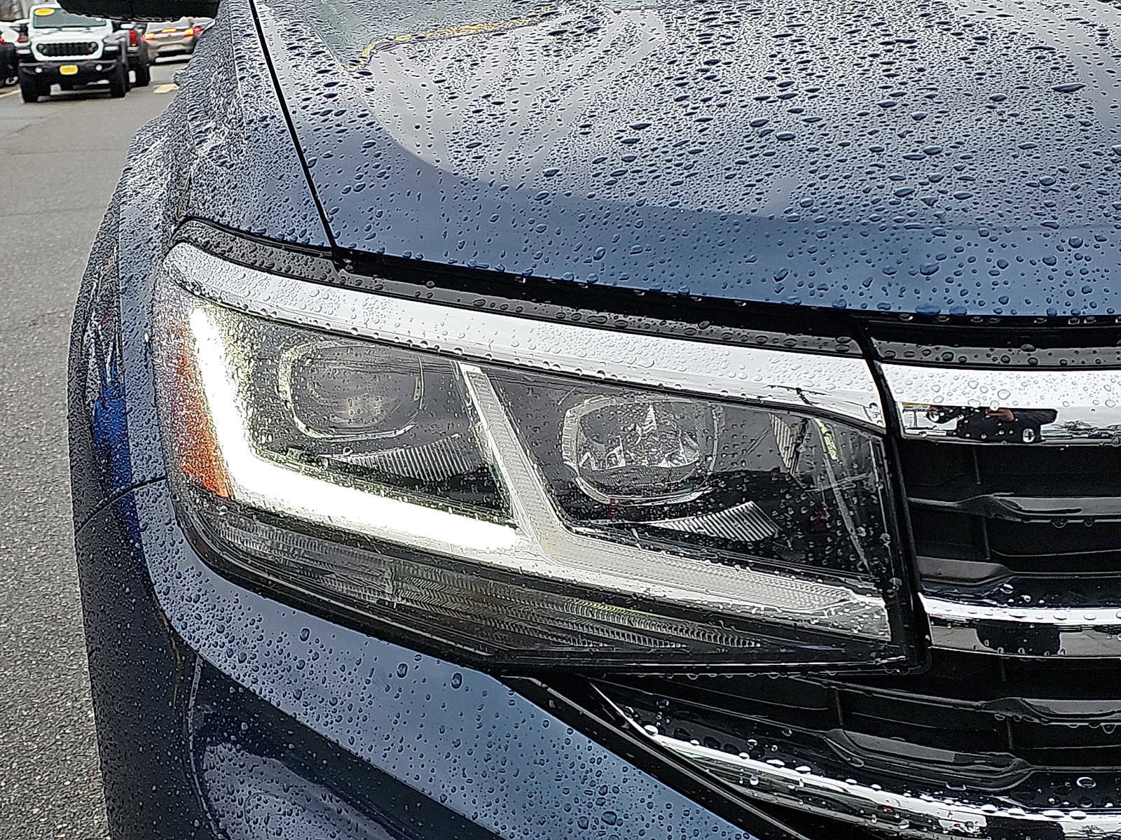 Used 2022 Volkswagen Atlas Cross Sport SE image 9