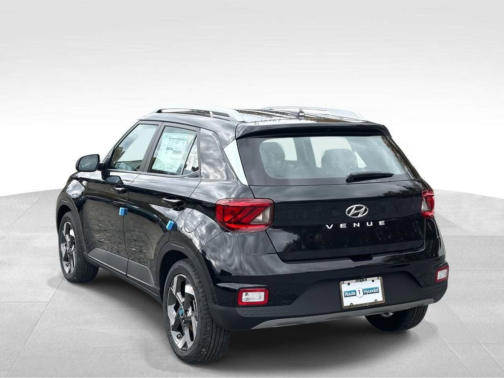 New 2026 Hyundai Venue SEL FWD video 3