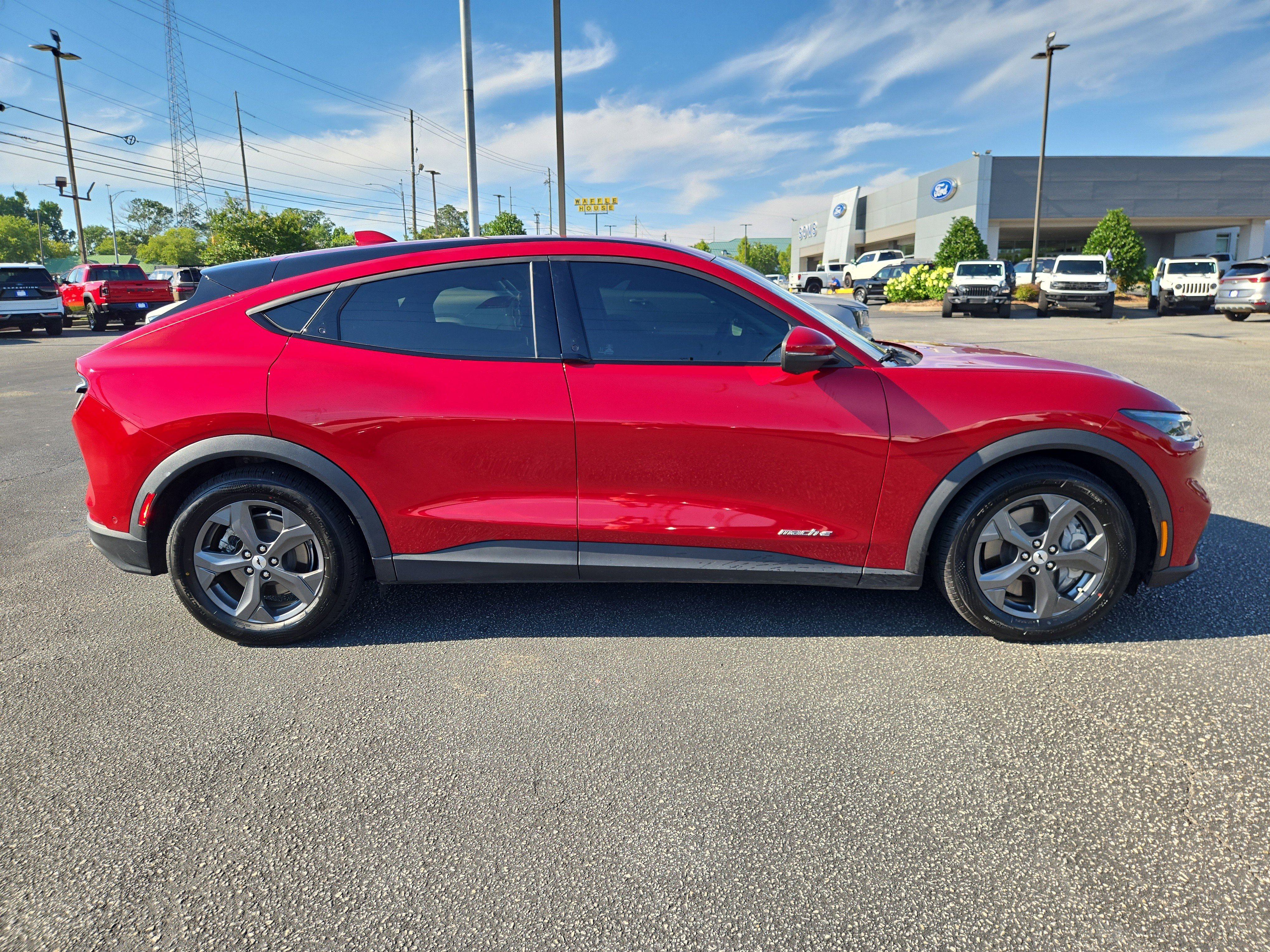 Used 2022 Ford Mustang Mach-E Select w/ Comfort/Technology Package RWD image 6