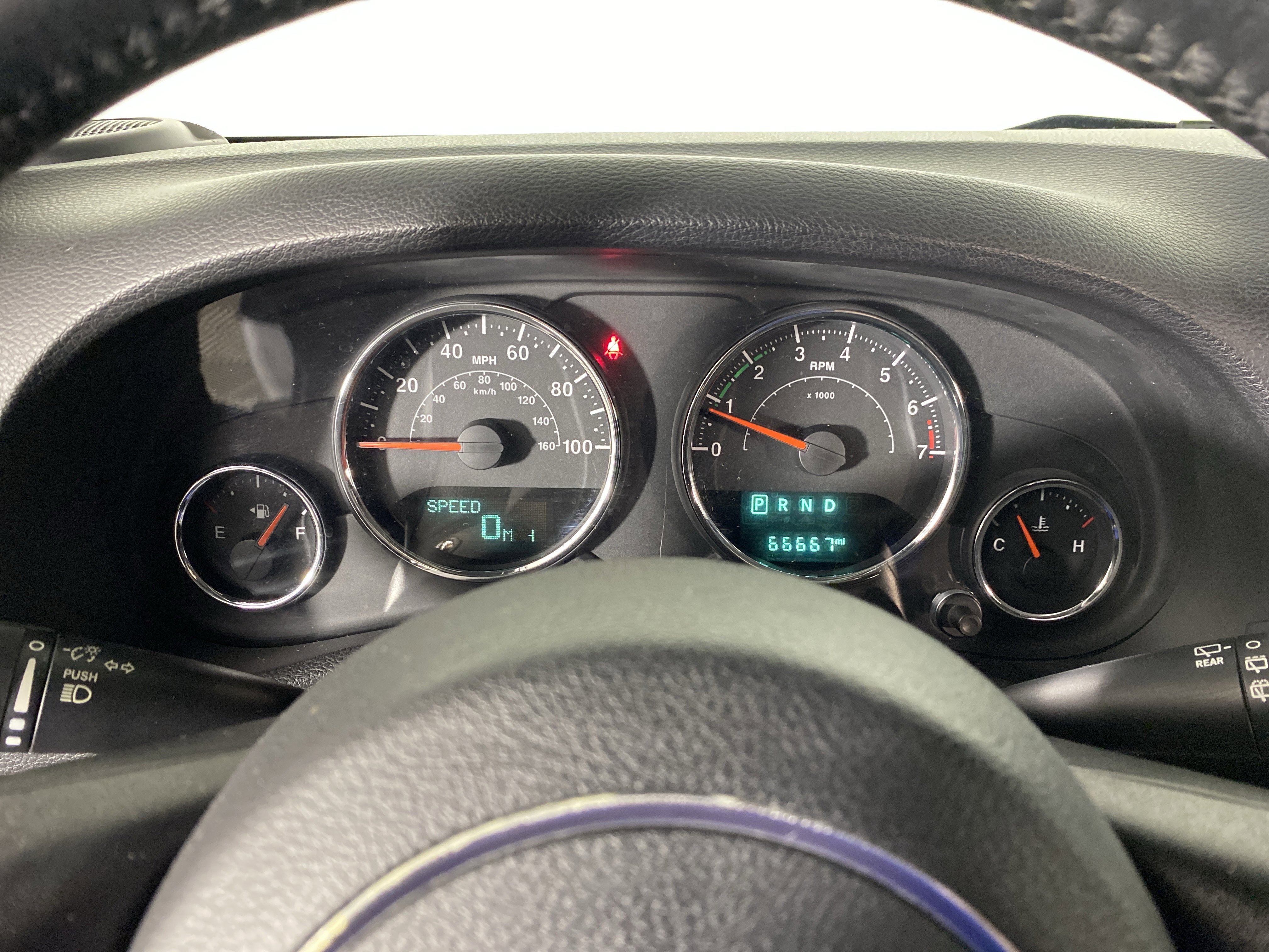 Used 2016 Jeep Wrangler Sahara w/ Connectivity Group AWD/4WD image 18