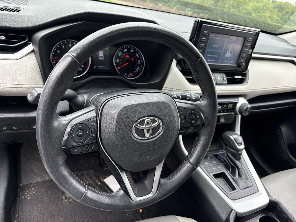 Used 2019 Toyota RAV4 XLE Premium w/ Cold Weather Package FWD image 9