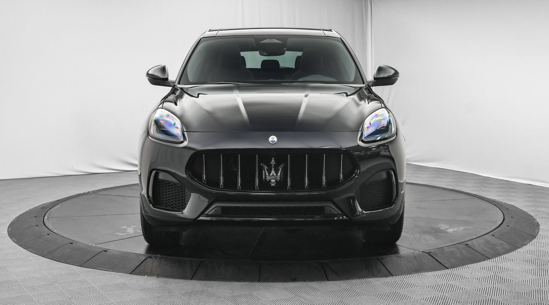 Used 2025 Maserati Grecale GT AWD/4WD image 2