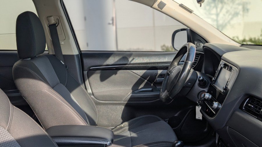 Used 2020 Mitsubishi Outlander ES FWD image 23