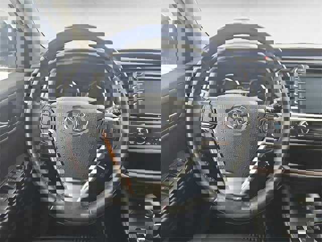 Used 2019 Toyota Highlander SE image 12