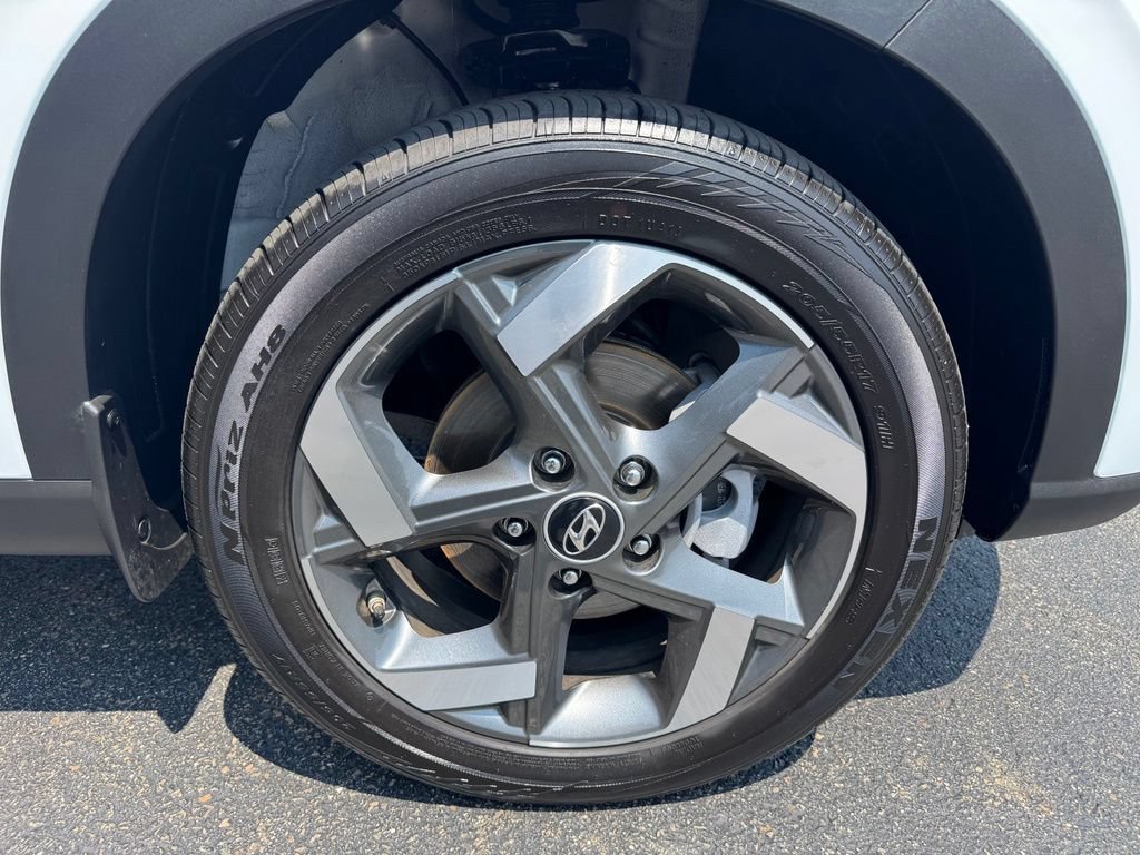 Certified 2026 Hyundai Venue SEL FWD image 30