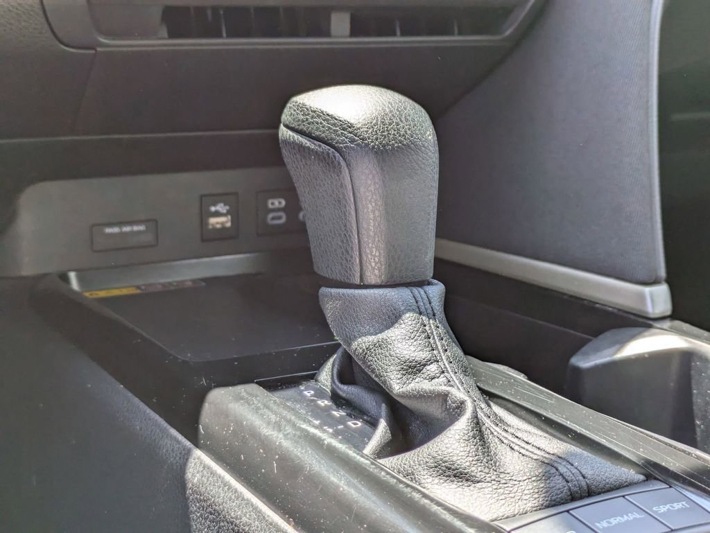Used 2025 Toyota Camry LE image 23