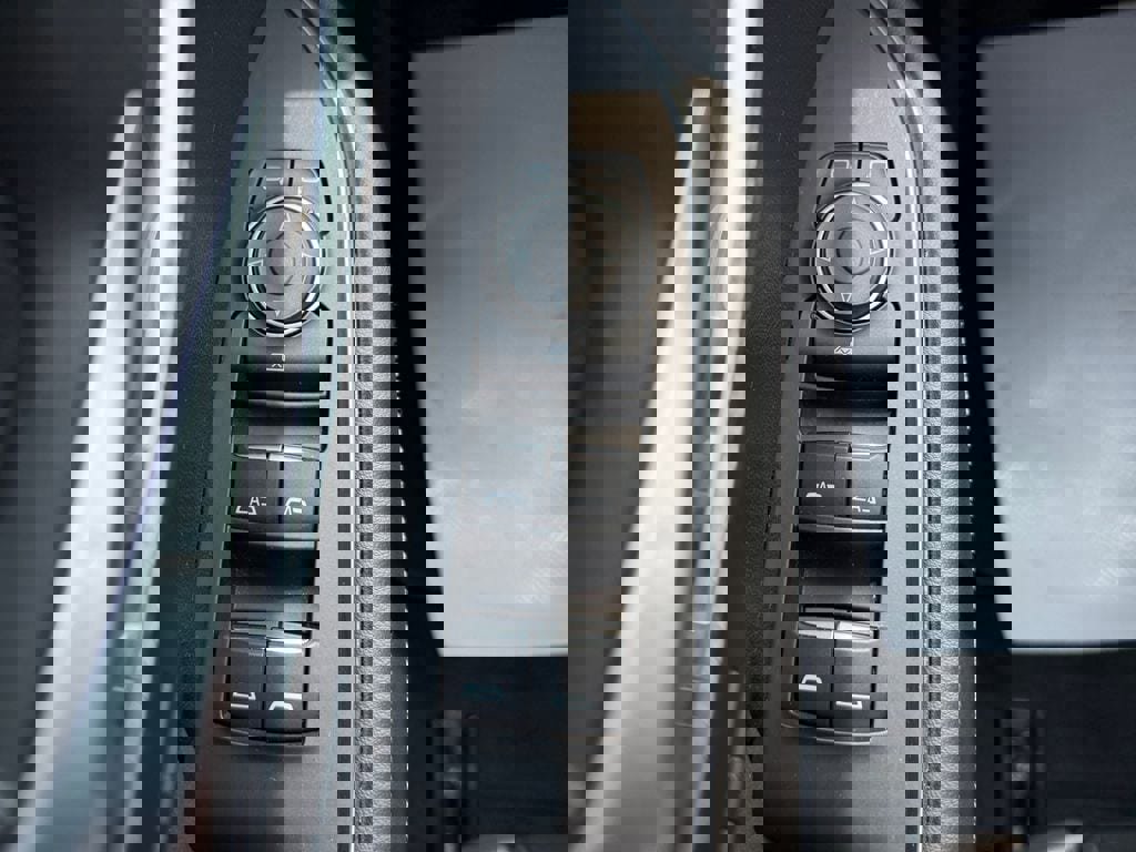 Used 2025 Buick Envision Sport Touring image 19