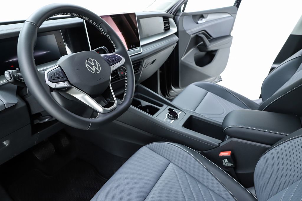 New 2026 Volkswagen Tiguan SE image 19