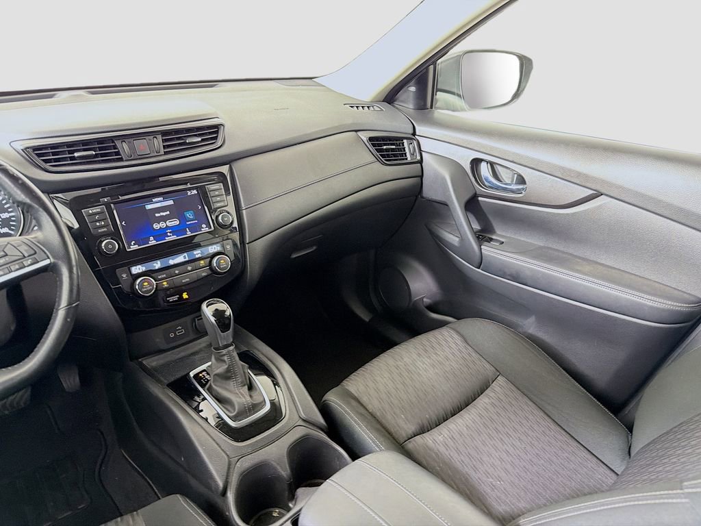 Used 2020 Nissan Rogue SV image 24