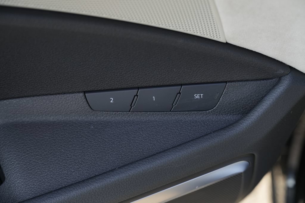 Used 2019 Audi e-tron Prestige AWD/4WD image 25