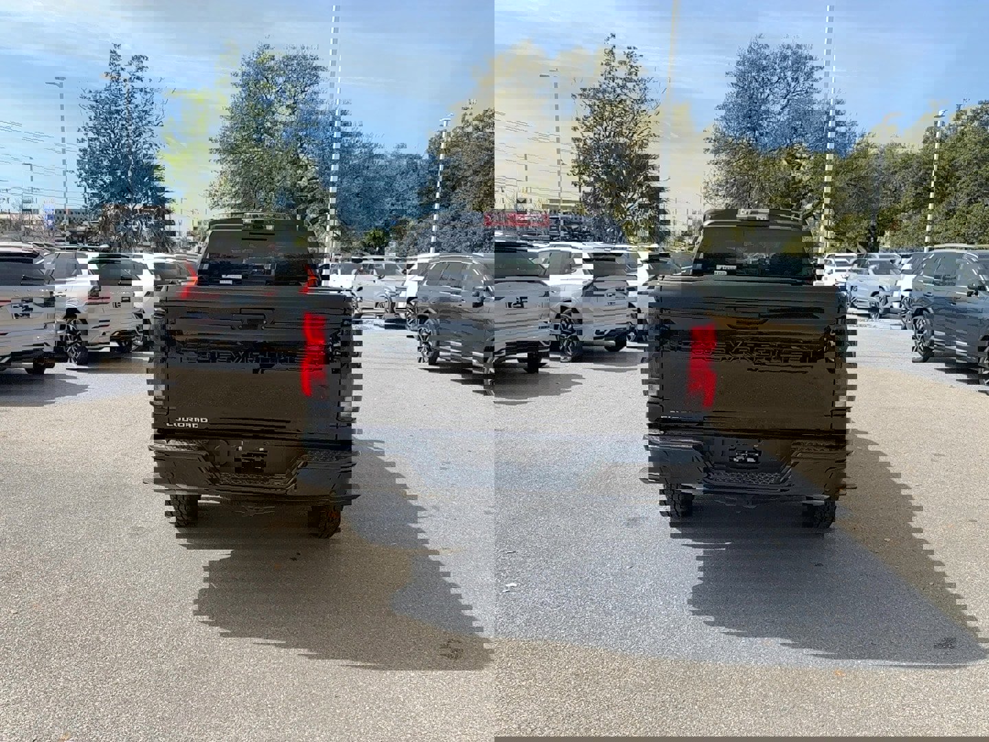 Used 2024 Chevrolet Colorado Z71 w/ Z71 Convenience Package 2 image 5