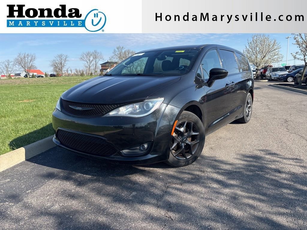 Used 2018 Chrysler Pacifica Touring Plus w/ S Appearance Package image 1