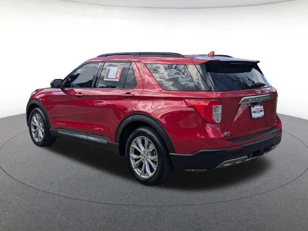 Used 2020 Ford Explorer XLT w/ Equipment Group 202A RWD image 3