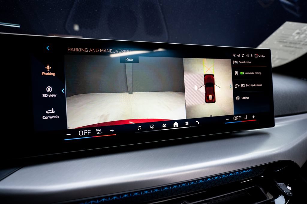 Used 2025 BMW 230i Coupe w/ M Sport Package RWD image 19
