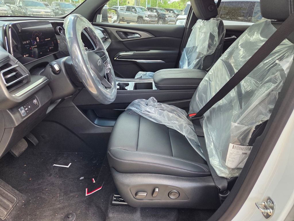 New 2026 Chevrolet Traverse LT w/ Midnight/Sport Edition FWD image 24