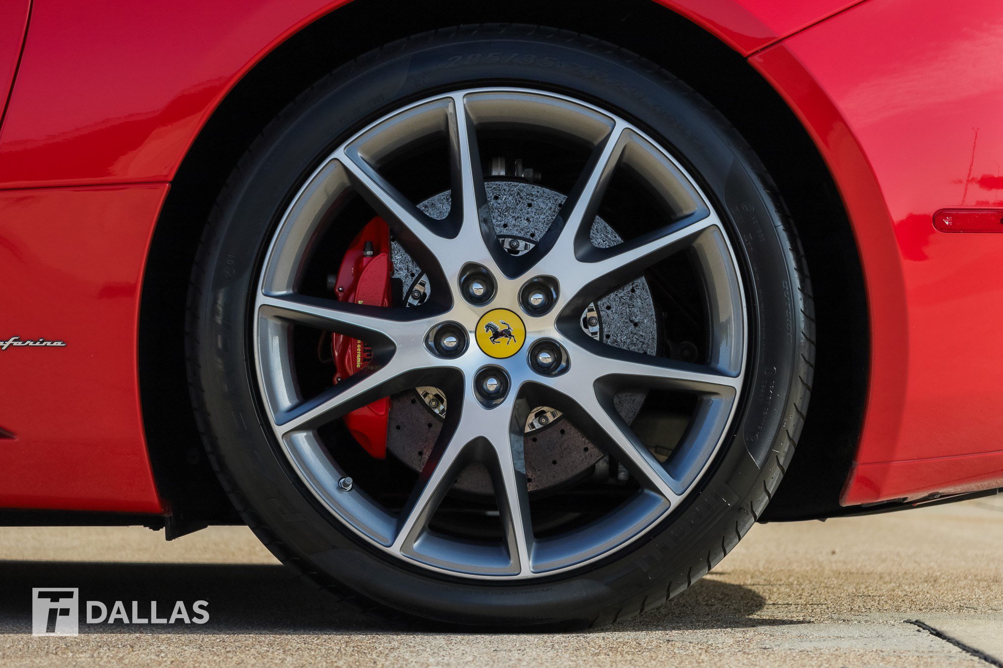Used 2010 Ferrari California RWD image 9