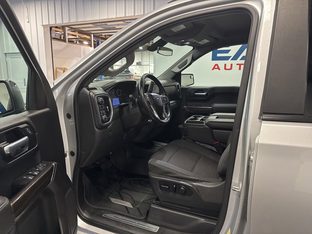 Used 2019 Chevrolet Silverado 1500 RST image 19