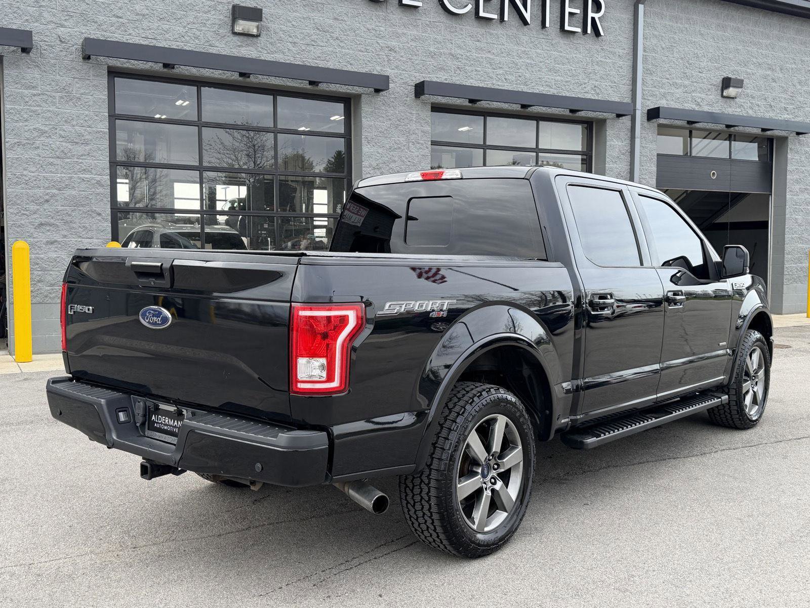 Used 2017 Ford F150 XLT w/ Equipment Group 302A Luxury AWD/4WD image 45