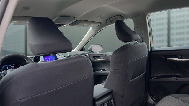 Used 2025 Toyota Camry LE image 8