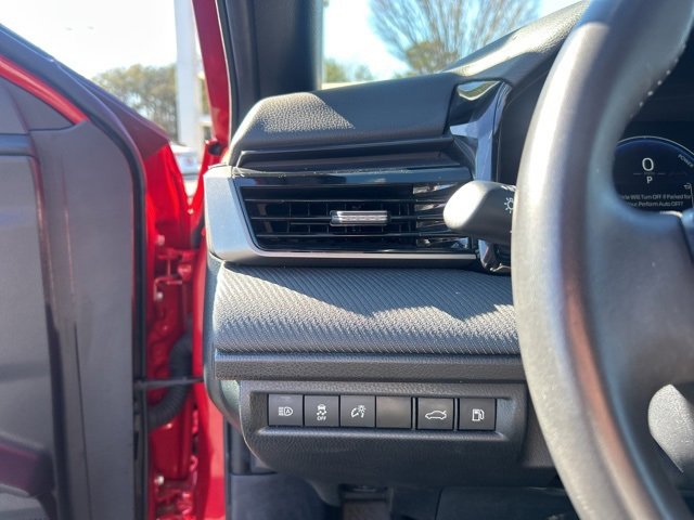 Used 2025 Toyota Camry SE image 26