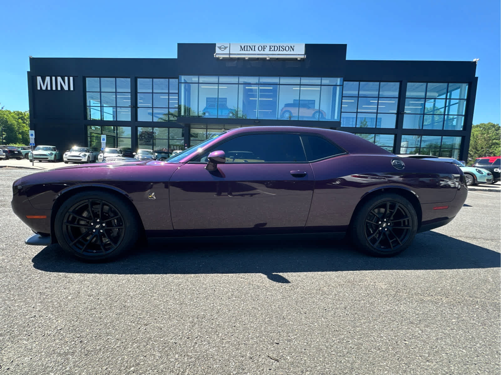 Used 2022 Dodge Challenger R/T Scat Pack w/ Shaker Package RWD image 4