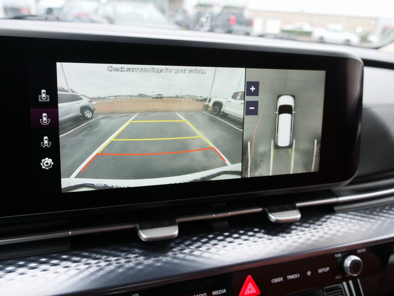 Used 2022 Kia Carnival SX Prestige image 31