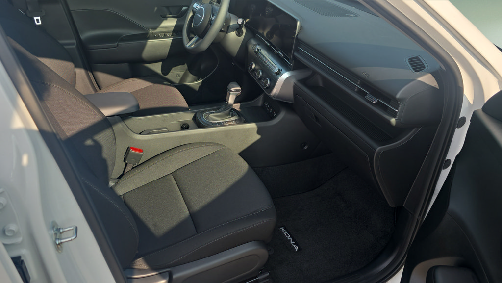 New 2026 Hyundai Kona SE FWD image 12