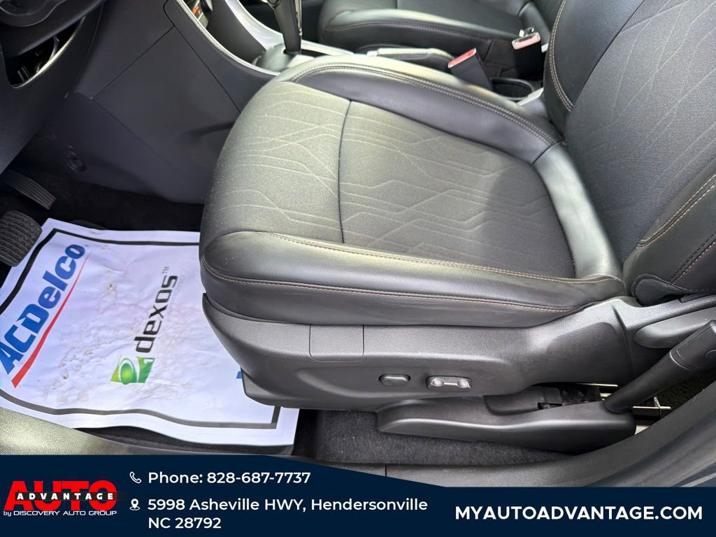 Used 2022 Chevrolet Trax LT w/ Driver Confidence Package image 11