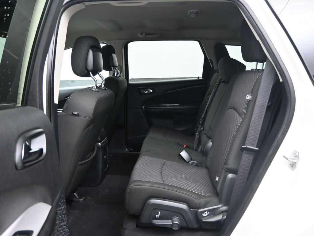 Used 2020 Dodge Journey SE image 25