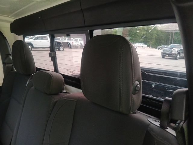 Used 2023 Jeep Gladiator Sport AWD/4WD image 14