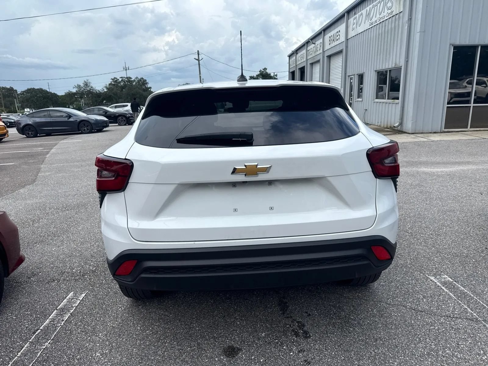 Used 2025 Chevrolet Trax LS FWD image 9