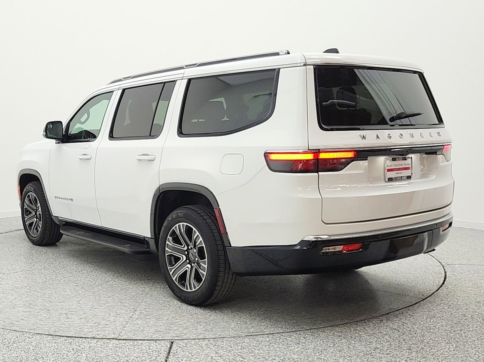 Used 2025 Jeep Wagoneer 4WD image 7