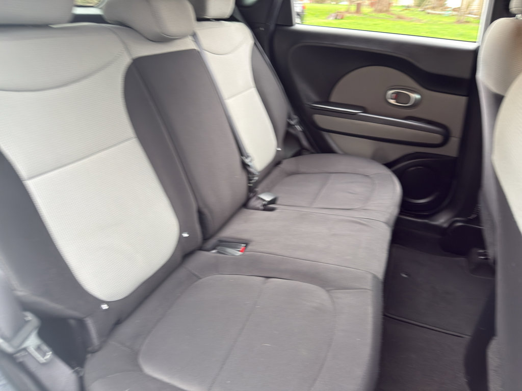 Used 2015 Kia Soul FWD image 25