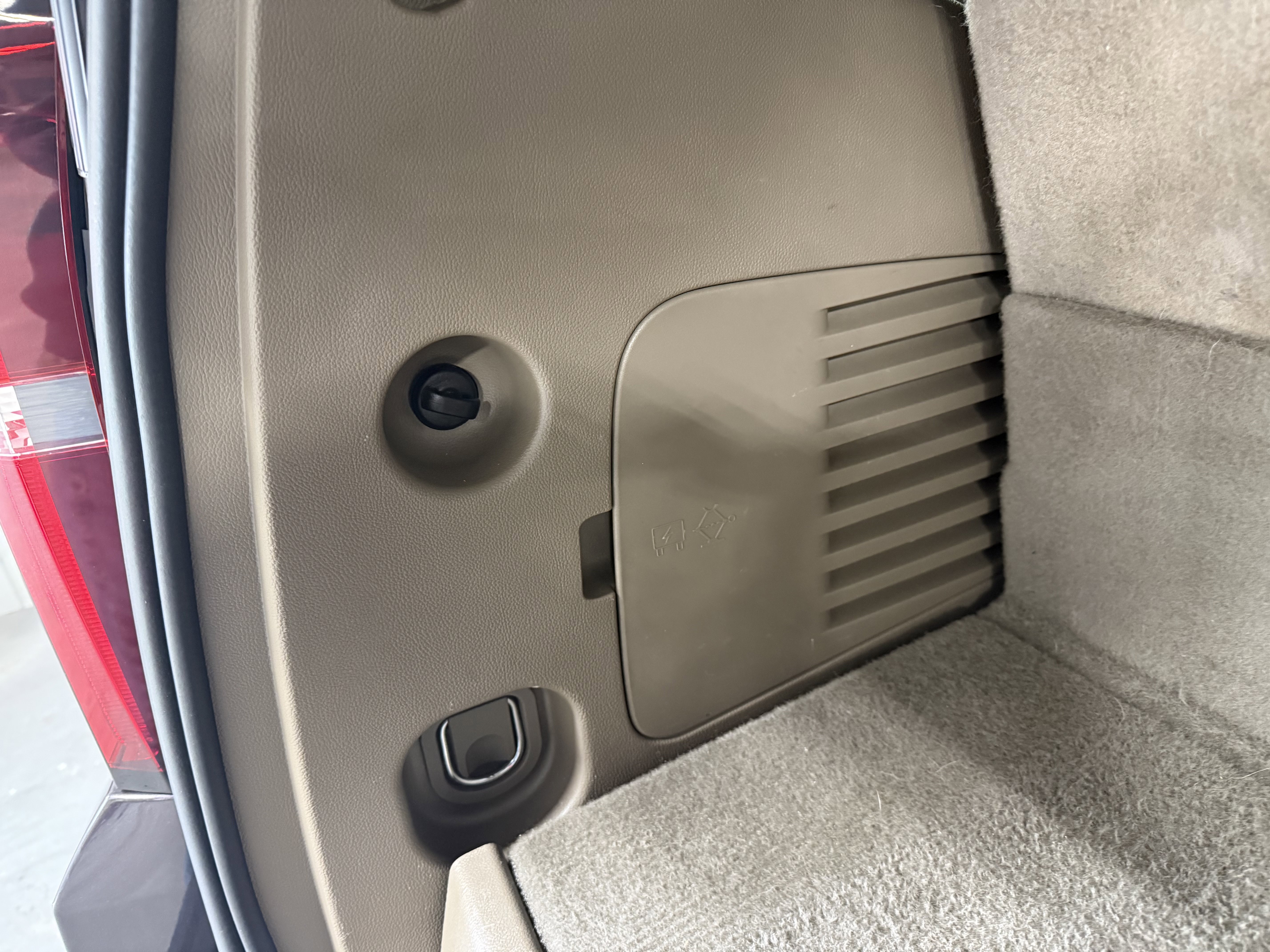 Used 2016 Chevrolet Tahoe LTZ image 8