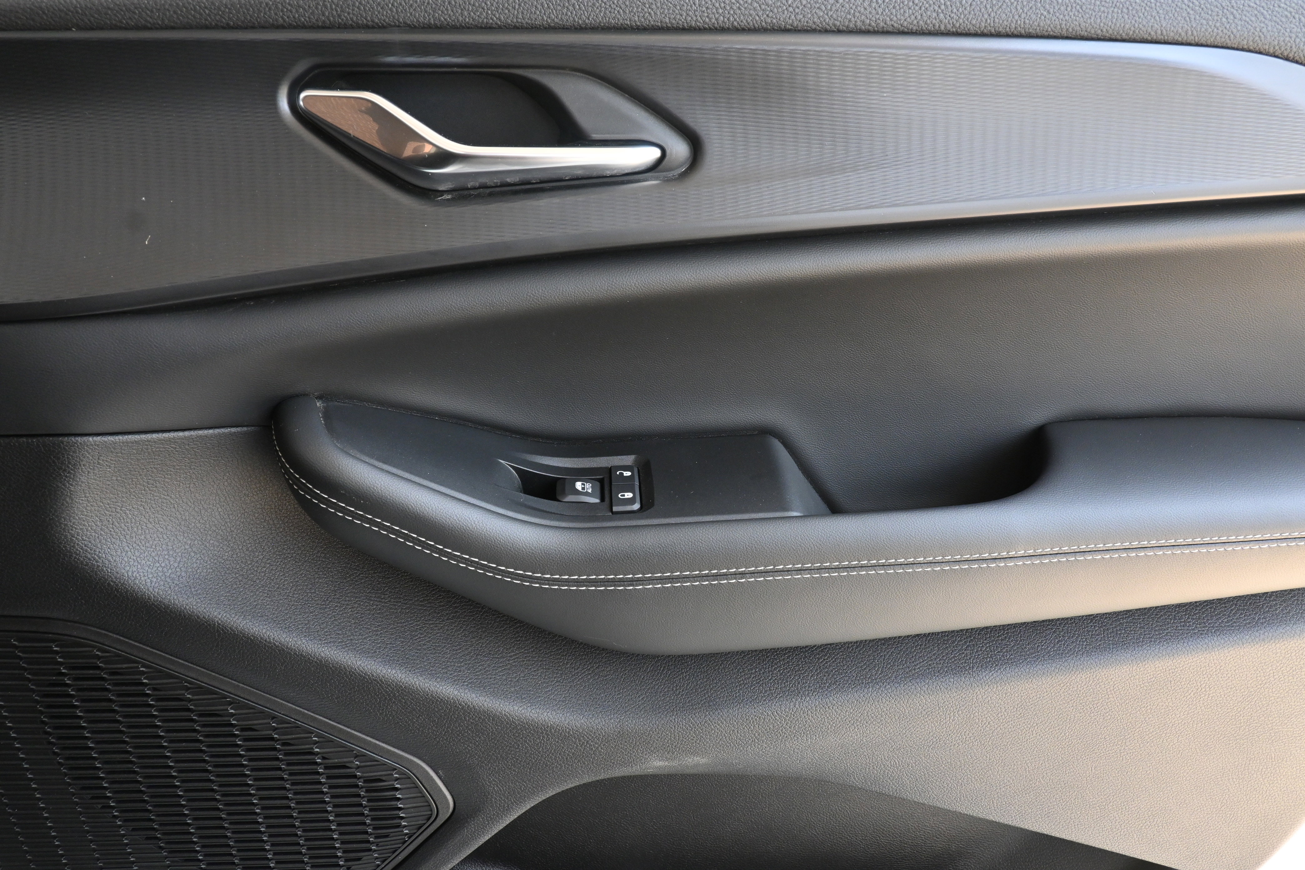 Used 2024 Jeep Grand Cherokee Laredo w/ MOPAR Finishing Package image 21