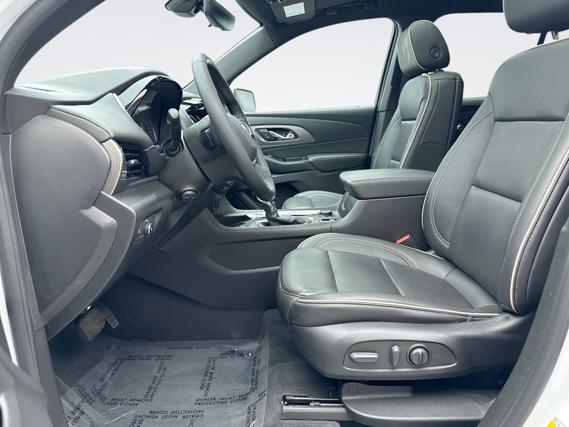 Used 2023 Chevrolet Traverse Premier AWD/4WD image 11