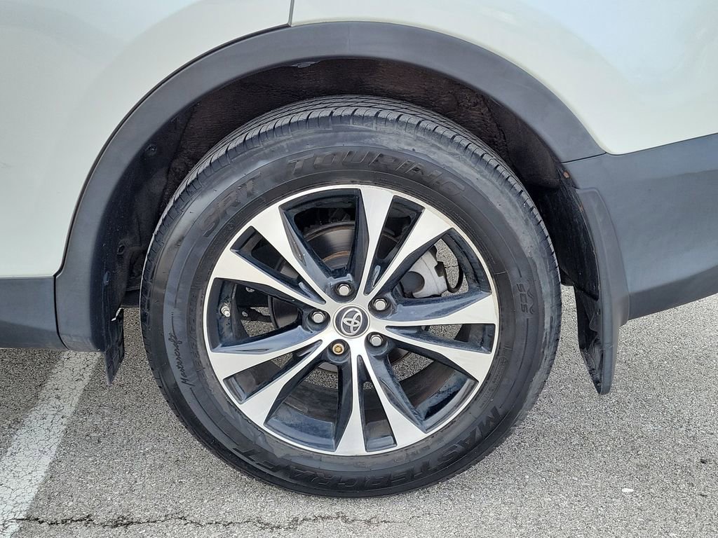 Used 2015 Toyota RAV4 Limited image 7