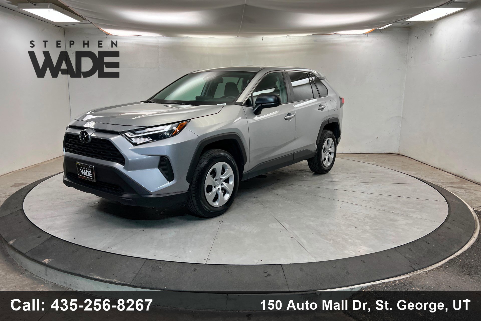 Used 2024 Toyota RAV4 LE video 1