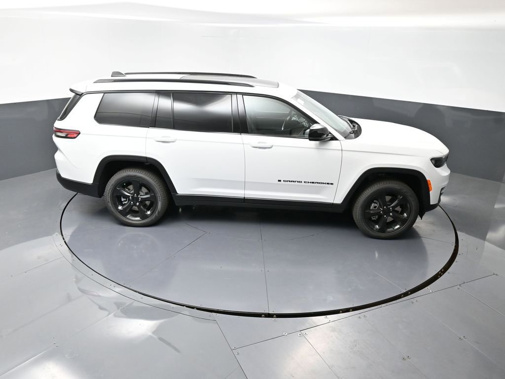 New 2025 Jeep Grand Cherokee L Limited w/ Black Appearance Package image 42