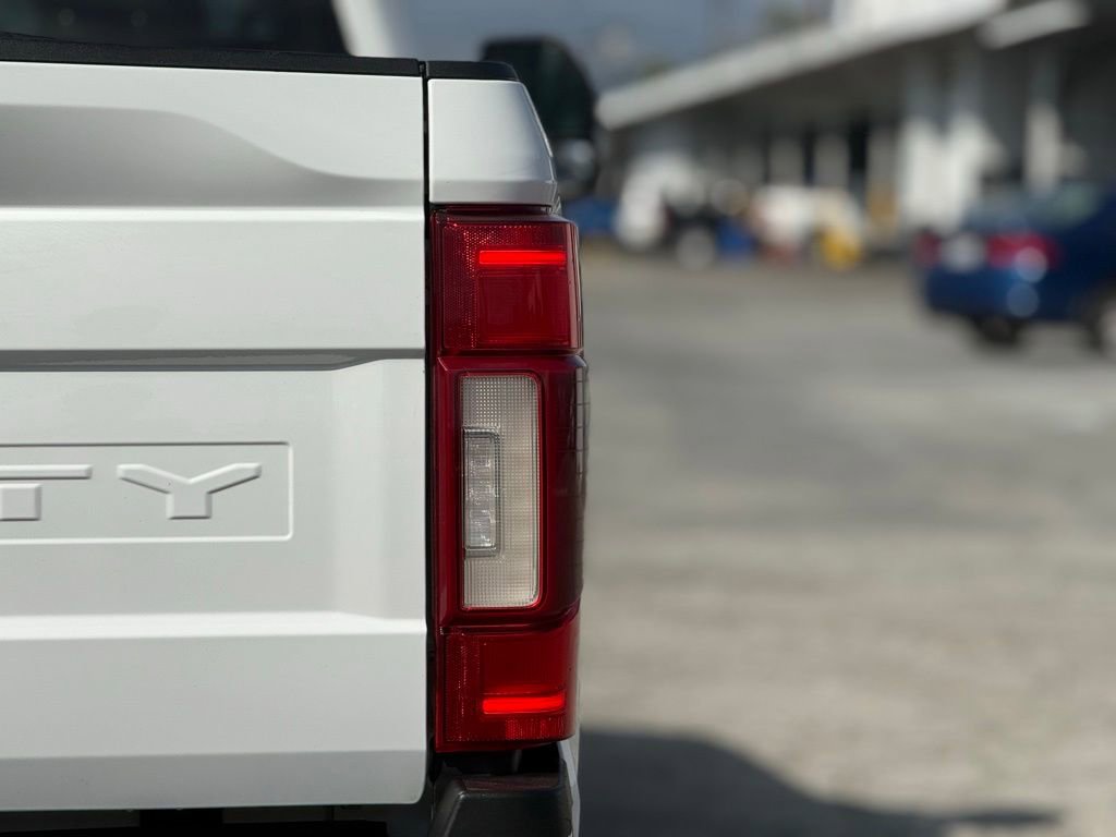 Used 2020 Ford F350 Lariat w/ Lariat Ultimate Package image 10