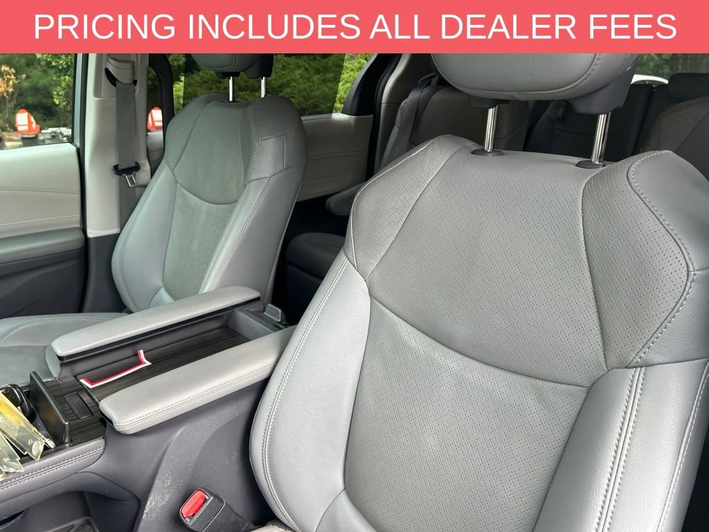 Certified 2021 Toyota Sienna Limited FWD image 15
